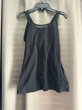 Black lululemon workout top cross back